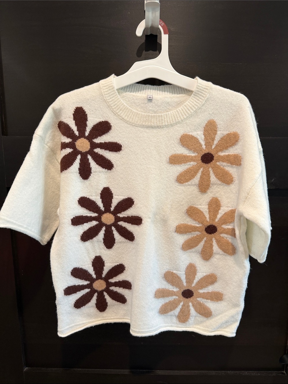 Amazon Cream Short-Sleeve Crewneck Sweater with Brown and Tan Daisy Pattern